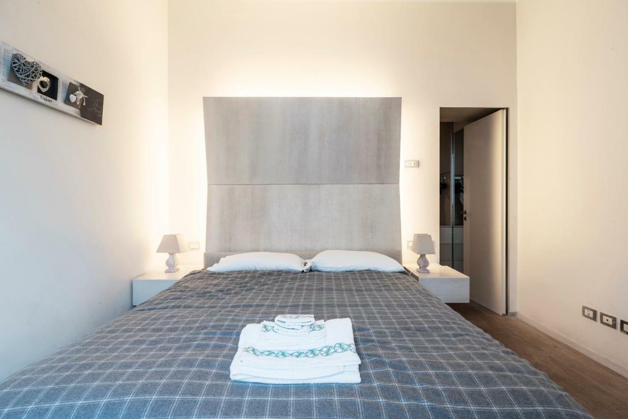 Santo Stefano Luxury Apartment มิลาน ภายนอก รูปภาพ