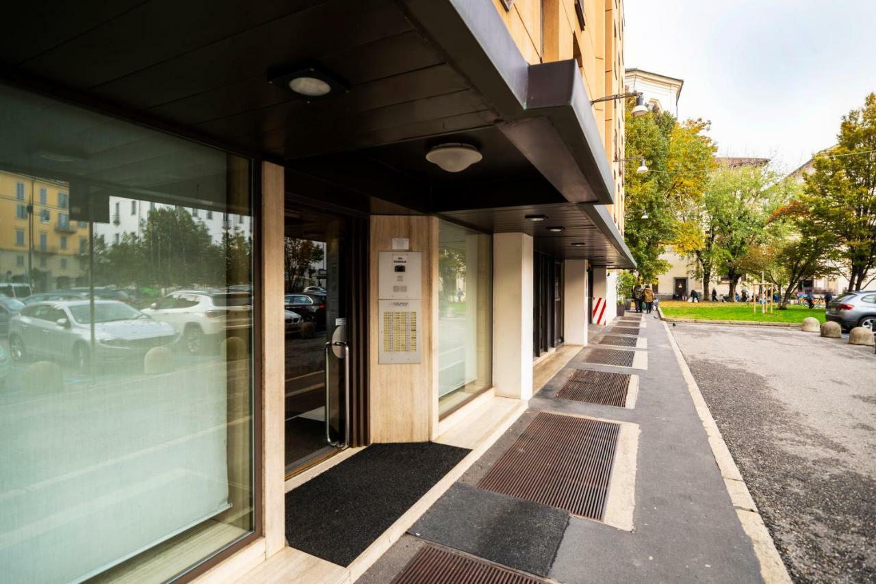 Santo Stefano Luxury Apartment มิลาน ภายนอก รูปภาพ